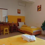 Apartment On The Strip 4 *